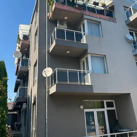 Апартаменти кокалу бийч